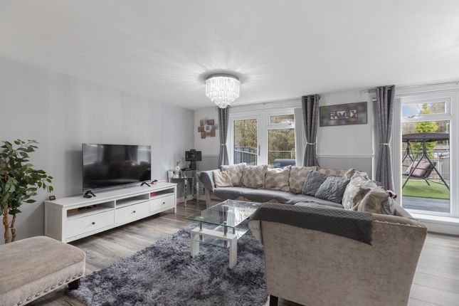 22 Lochburn Gate, Maryhill, Glasgow photo 2