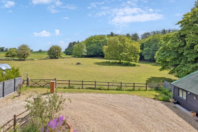 Old Farmhouse, Weedon Hill, Hyde Heath, Amersham photo 3