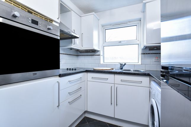 37, Heddington Grove, London photo 2
