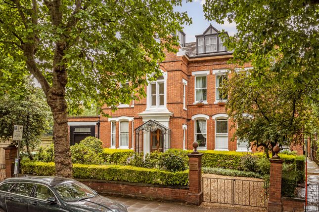 Flat for sale in Mapesbury Road, London