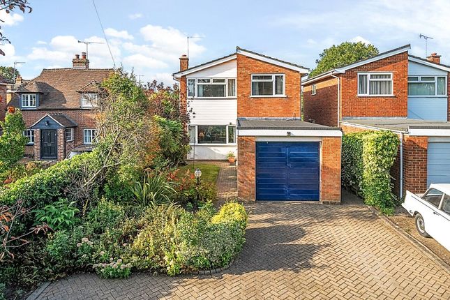 Thumbnail Detached house for sale in Vicarage Road, Woking