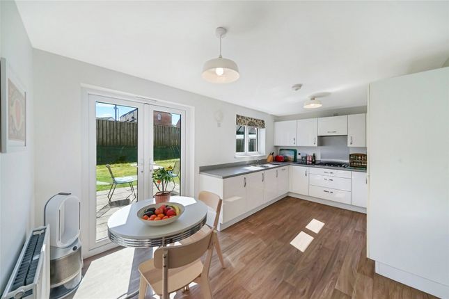 32, Cailhead Drive, Lanarkshire photo 2