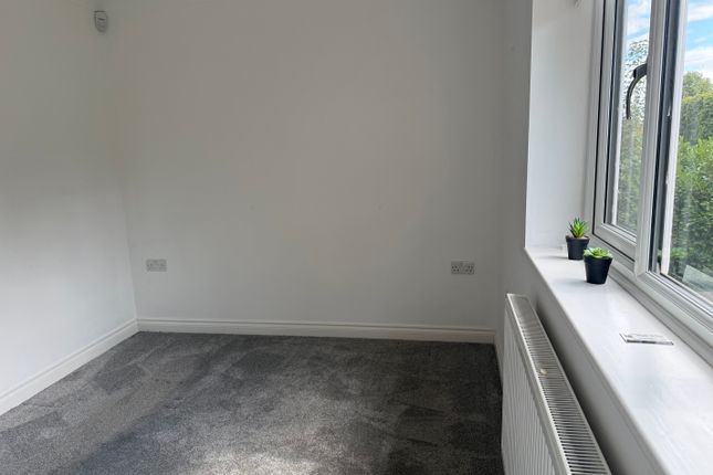 3, Newport Pagnell photo 4
