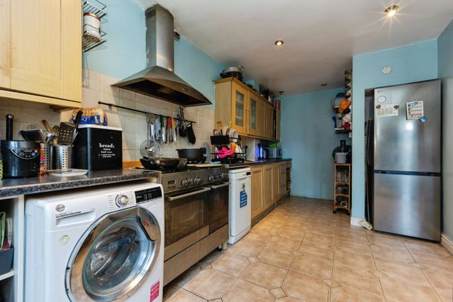 9, Epsley Close, Manchester photo 4