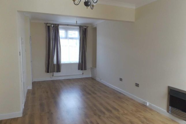 19, Caerphilly photo 4