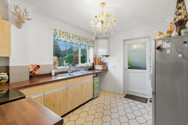 12, Ashwood, West Yorkshire photo 2