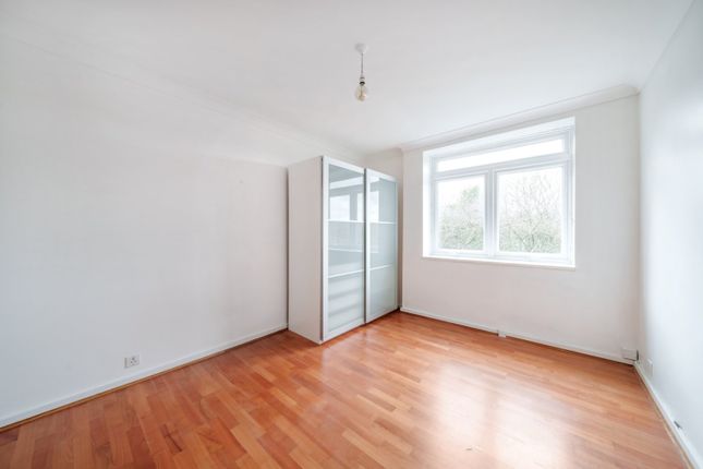 15 Highgate Heights,, Shepherds Hill, London photo 4