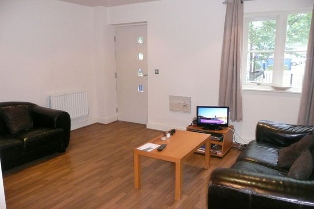 Town house to rent in Alexander Road, Manchester, 7Ha.