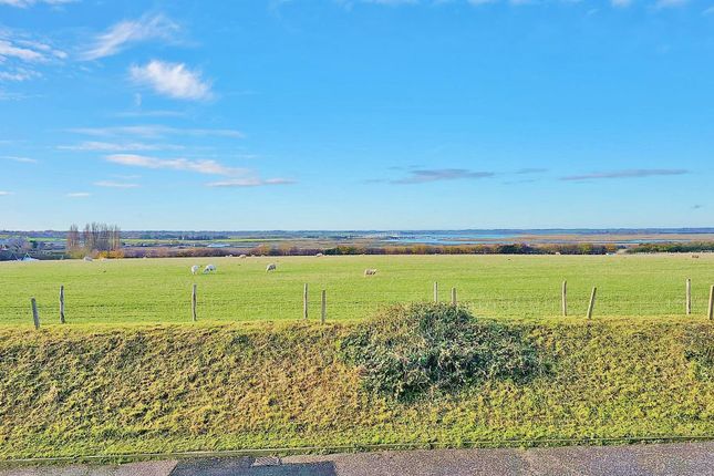 2, Naze Court, Old Hall Lane, Walton-on-the-Naze photo 2