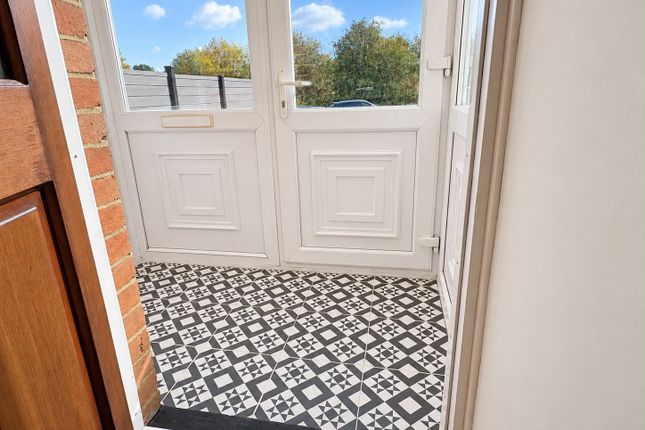 Ringwood Road, Ferndown photo 3