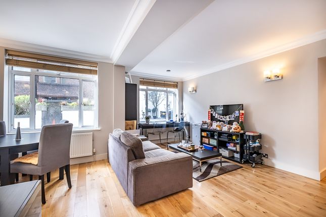 Flat for sale in Chancellor House, London