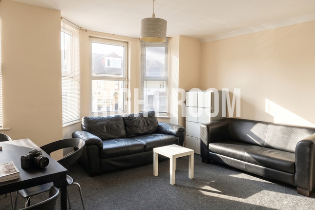 6a The Broadway, Southampton photo 2