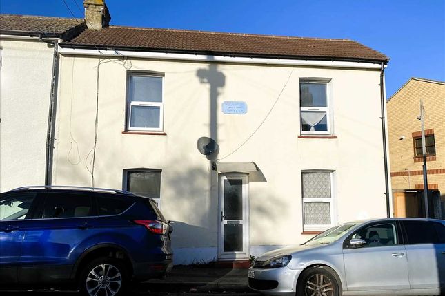 End terrace house for sale in Empress Road, Gravesend