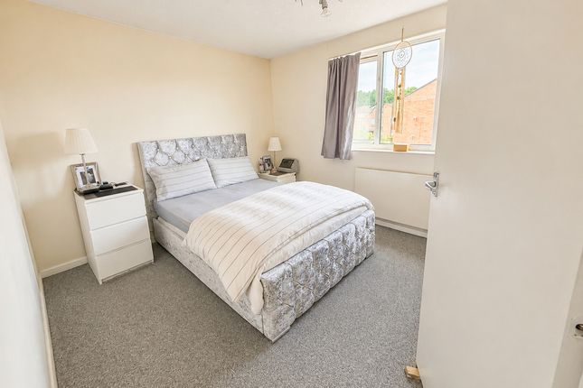 10, Rycote Close, Swindon photo 2