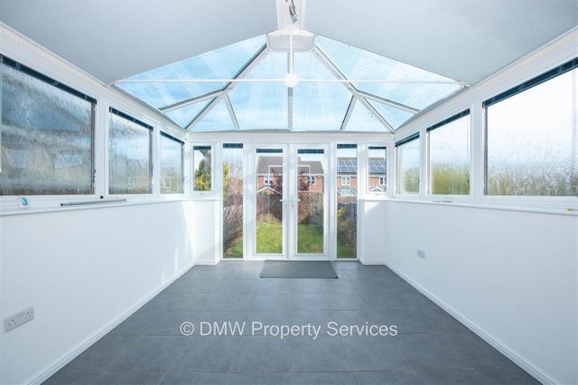 26, Skylark Close, Nottingham photo 4