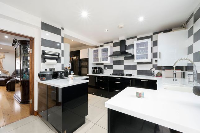 61, The Crescent, New Malden photo 2