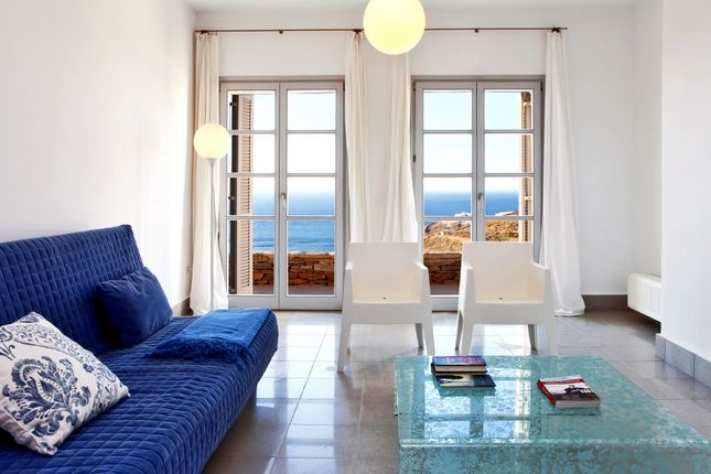 Villa for sale in Otzias 840 02, Greece