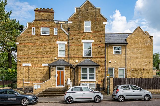 Thumbnail Flat for sale in The Crescent, Sidcup, Kent