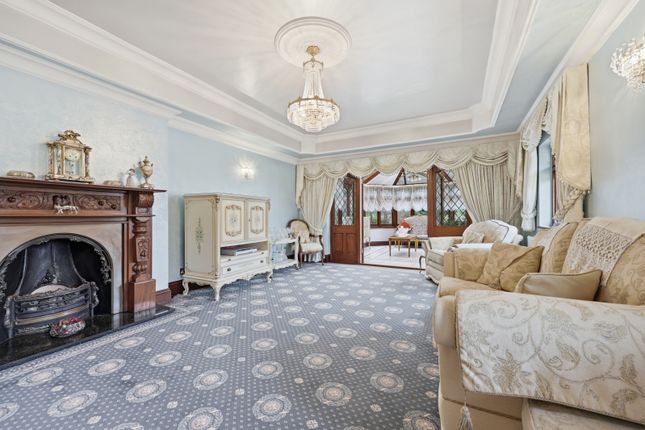 Oak Lodge,, Thorndon Park, Brentwood photo 3