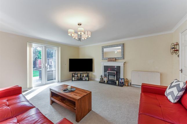 Property for sale in Rosslyn Close, North Baddesley, Hampshire