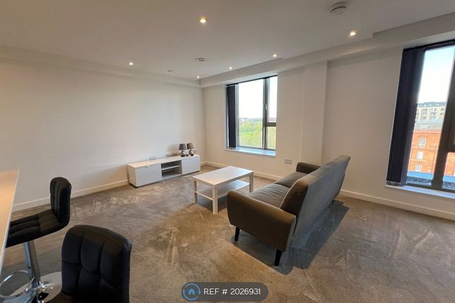 Flat to rent in Local Crescent, Manchester