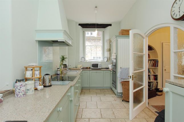 103, The Close, Salisbury photo 2