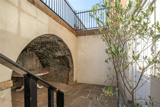 7 St. Clements Court,, St. Paul Street, Bristol photo 3