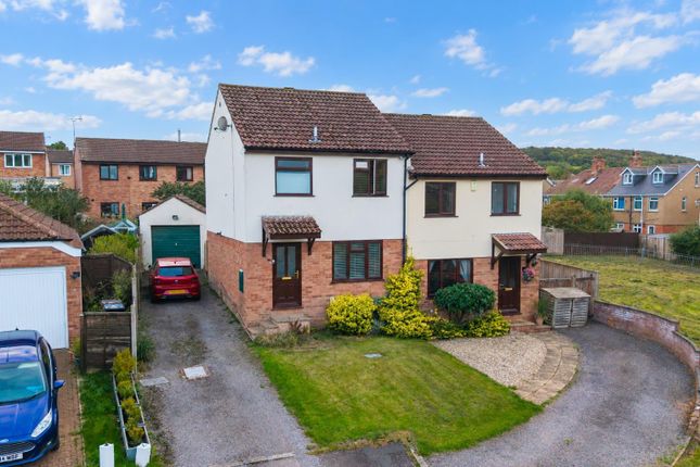 3-bed semi-detached on Hollingarth Way, Hemyock, £285,000