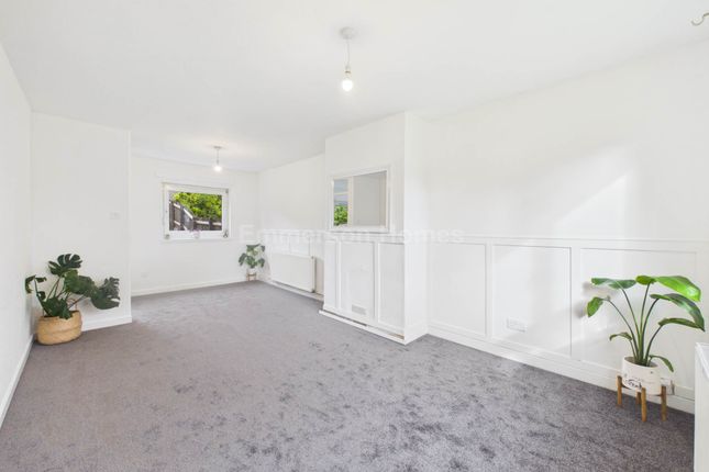 22, St Andrews Lane, Alexandria photo 3