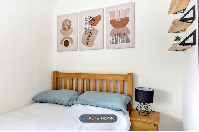 Room to rent in Saunders Hill, Brighton