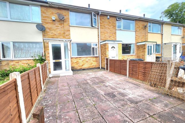 Thumbnail Town house for sale in Jeremy Close, Leicester