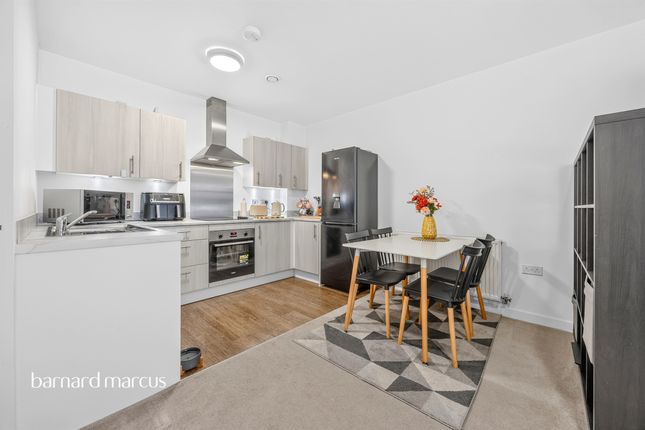 Flat 2, Scarlet House, 17, Thimble Crescent, Wallington photo 4