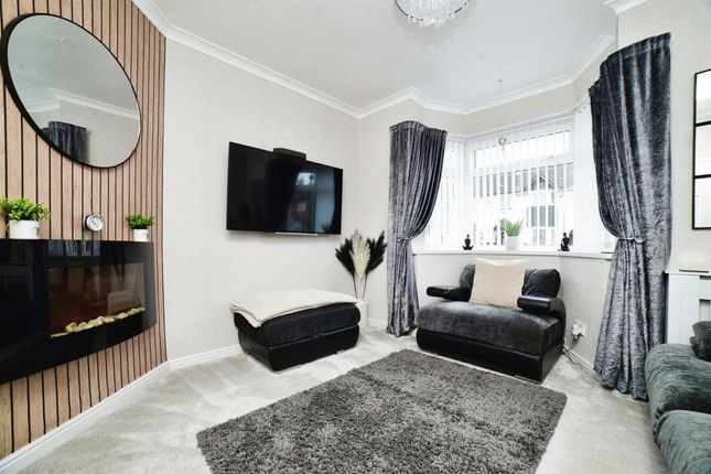 End terrace house for sale in Ampleforth Grove, Hull