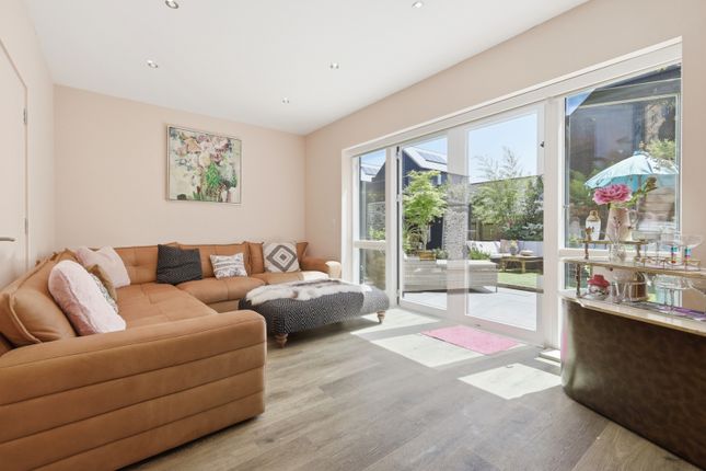 50, Woburn View, Chelmsford photo 2