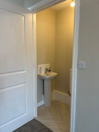 7, Kingwood Close, Barnsley photo 5