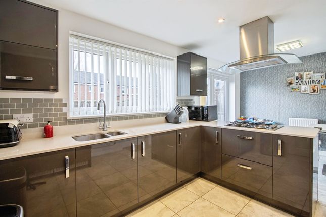 40, Maggie Barker Avenue, Leeds photo 2