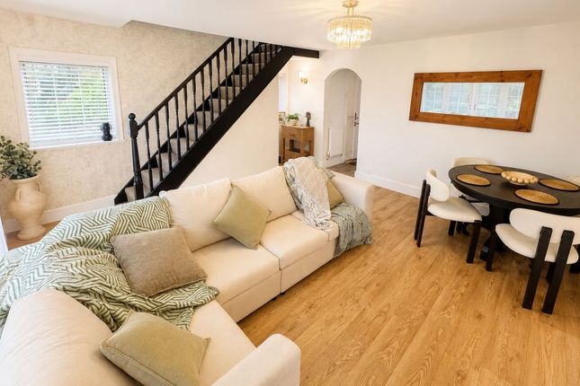 3 Beech Cottages, Lydiat Lane, Alderley Edge photo 3