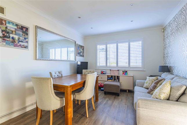 28, Clarks Mead, Hertfordshire photo 3