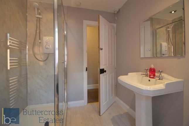 Room 4, 26 Victoria Street, Newark photo 3