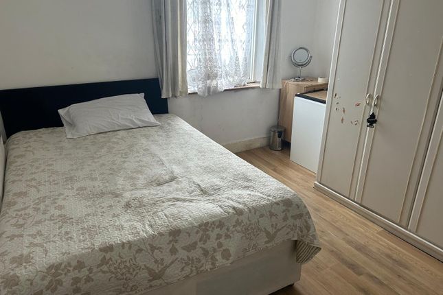 Thumbnail Room to rent in Coppermill Lane, London