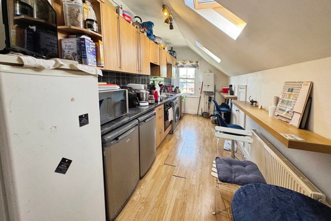 32D, Southampton Street, Farnborough photo 2