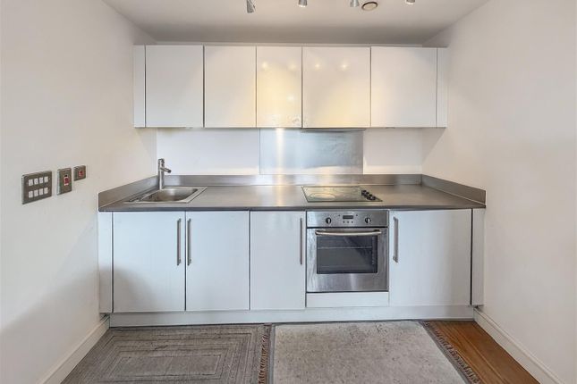 Flat 127, 26, High Street, Slough photo 3