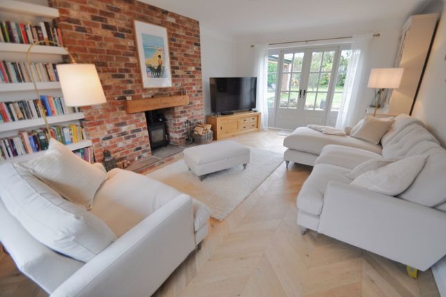 20, Elmcroft Lane, Hightown photo 2