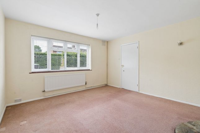 39 The Meadows, Amersham photo 4