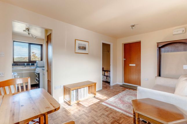 33 Henry Blogg Road, Cromer photo 3