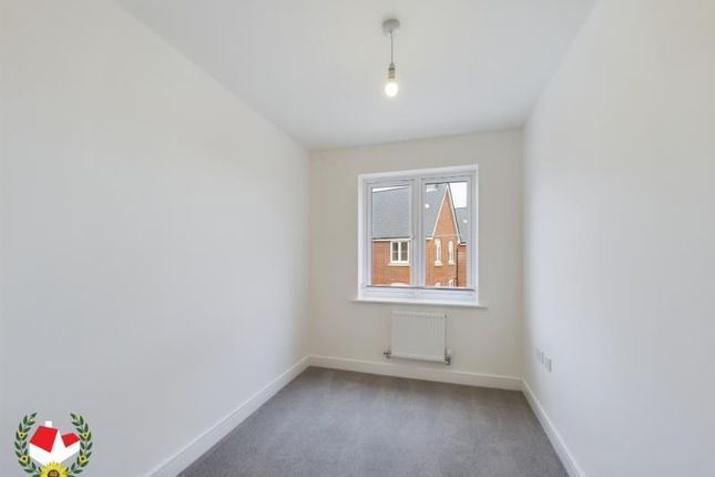 Detached house to rent in Brampton Square, Gloucester