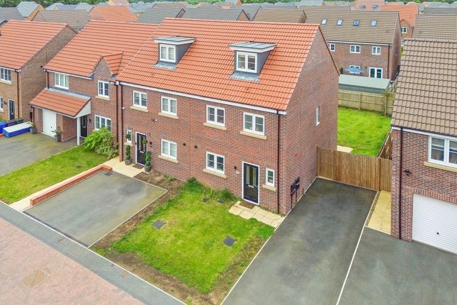 Thumbnail Semi-detached house for sale in Russet Close, Hatfield