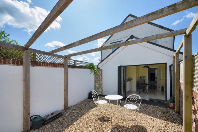 Side And Courtyard