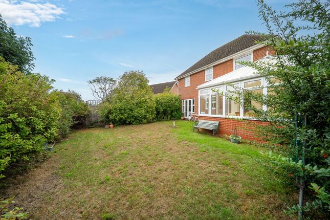 29 Denning Mead, Andover photo 2