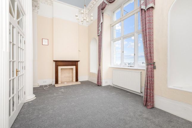 Flat 8-2.Jpg
